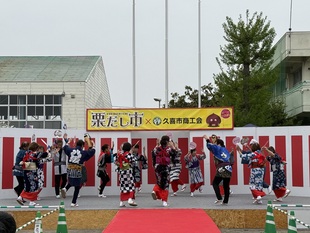 栗橋音頭保存会のステージの写真