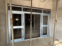増築校舎の通級指導教室用出入口の写真
