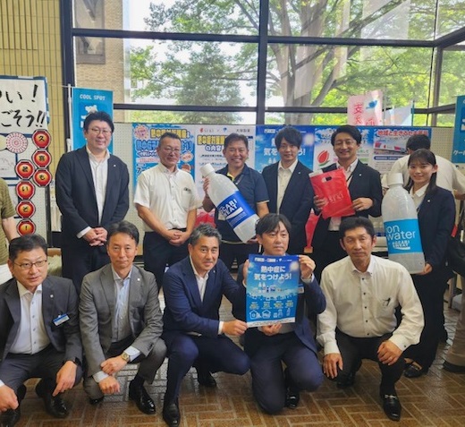 熱中症予防スタートイベントでの集合写真