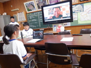写真：青毛小学校での実施風景2