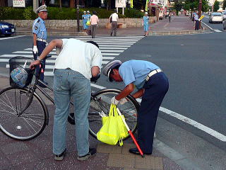 街頭啓発活動の様子1