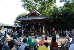 写真　鷲宮神社神楽殿